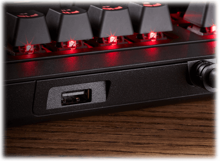 Teclado Mecânico Gamer Corsair Strafe CH-9000092-BR Cherry MX