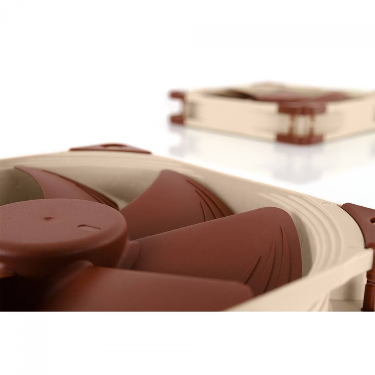 Cooler para Gabinete Noctua NF-A14 PWM, 140mm, NF-A14 PWM - Open Box 1