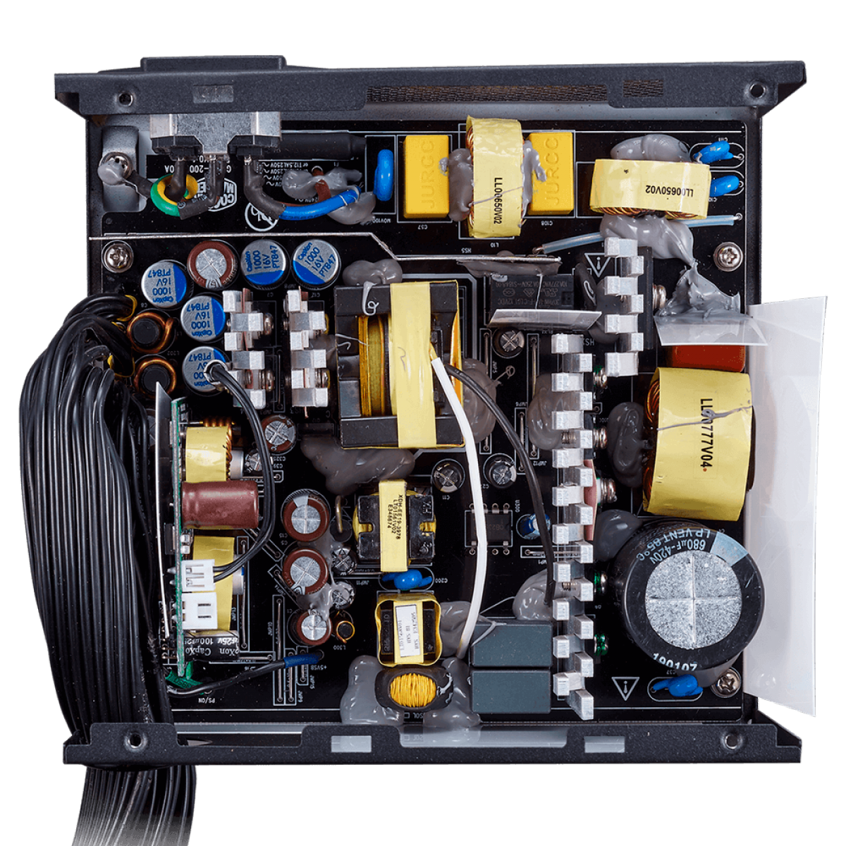 Fonte Cooler Master MWE 550 BRONZE - V2, 550w, 80 Plus Bronze, Full Range, PFC Ativo, MPE-5501-ACAAW-BBR