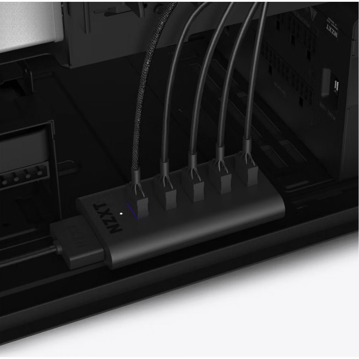 Hub USB NZXT, Interno, 2.0, Black, AC-IUSBH-M3