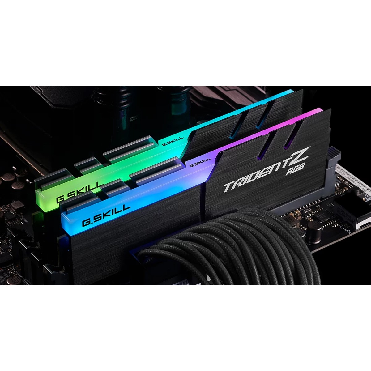 Memória DDR4 G.Skill Trident Z, RGB, 32GB (2x16GB) 3600MHz, F4-3600C18D-32GTZR Memória DDR4 G.Skill Trident Z, RGB, 32GB (2x16GB) 3600MHz, F4-3600C18D-32GTZR