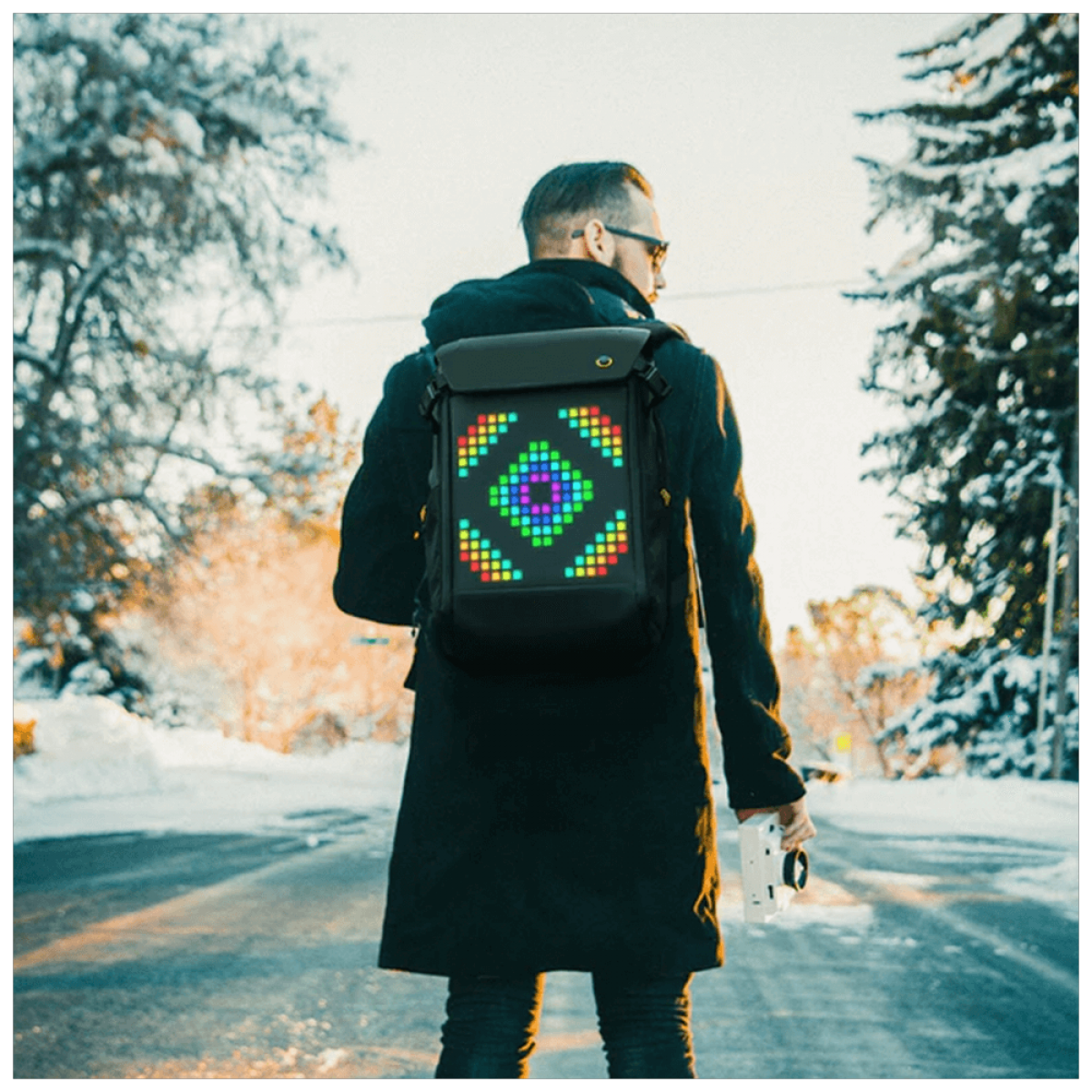 Mochila Divoom Backpack M, Com Display de led em Pixel Art, Preto