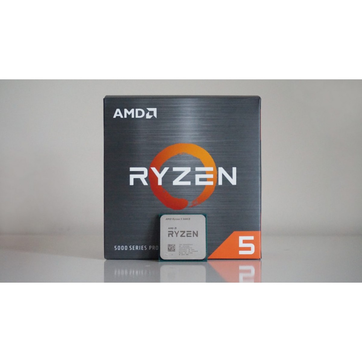 Processador AMD Ryzen 5 5600X 3.7GHz (4.6GHz Turbo), 6-Cores 12-Threads, Cooler Wraith Stealth, AM4, 100-100000065BOX - Open Box