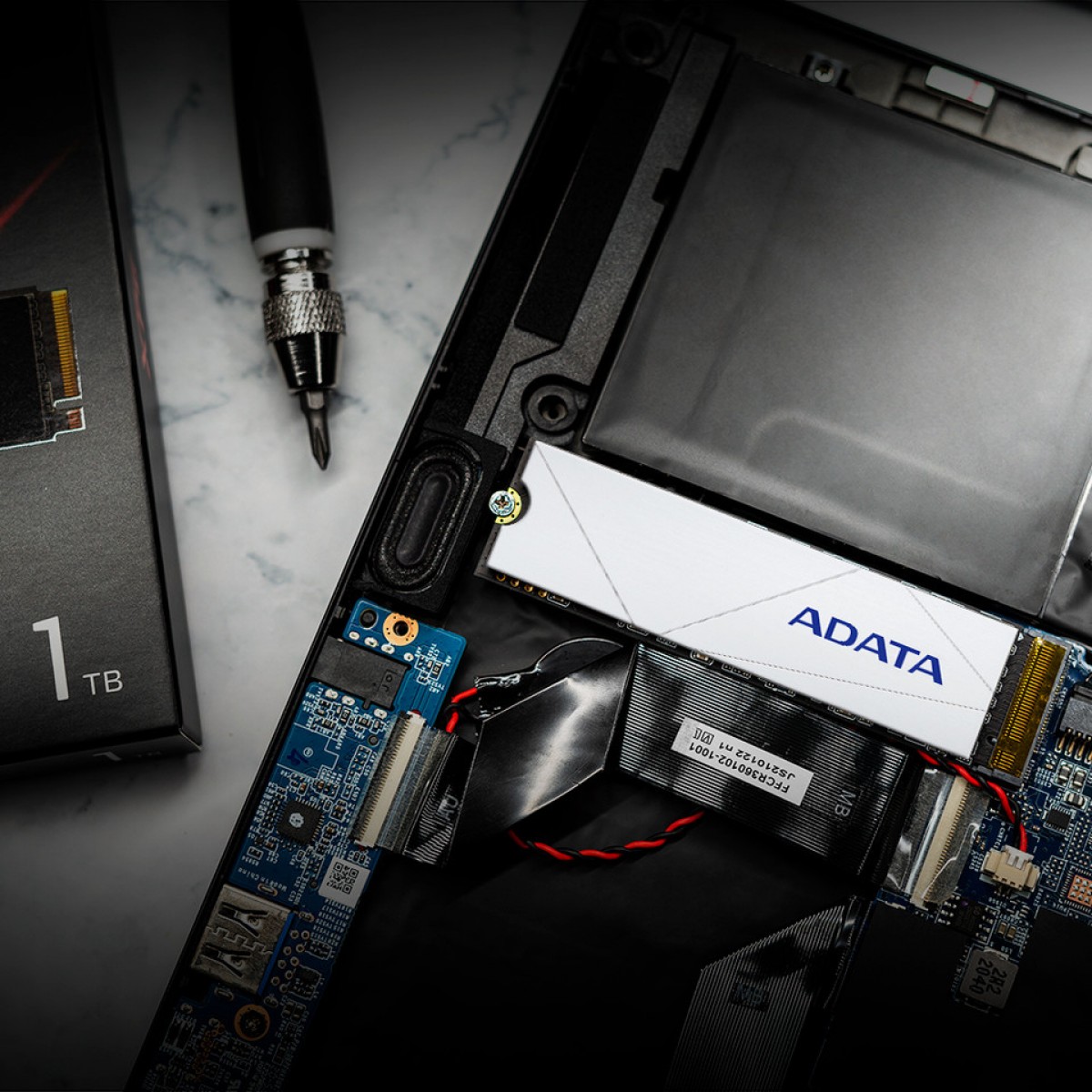 SSD Adata Premium 2TB, M.2 2280 NVMe, Leitura 7400MBs Gravação 6800MBs, APSFG-2T-CSUS