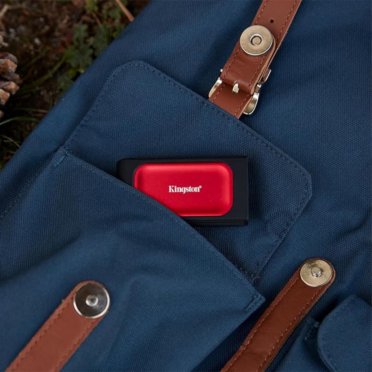 SSD Externo Portátil Kingston XS1000R 1TB, USB 3.2, Leitura 1050MB/s e Gravação 1000MB/s, Vermelho, SXS1000R/1000G