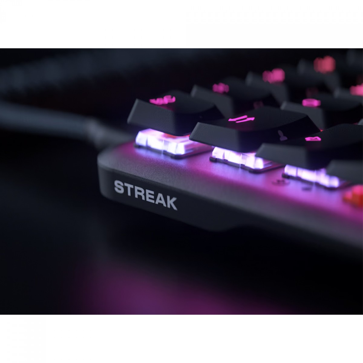 Teclado Mecânico Gamer Fnatic Streak65 Low Profile, RGB, 65%, ANSI, Switch Fnatic Speed, Preto, KB0005-001